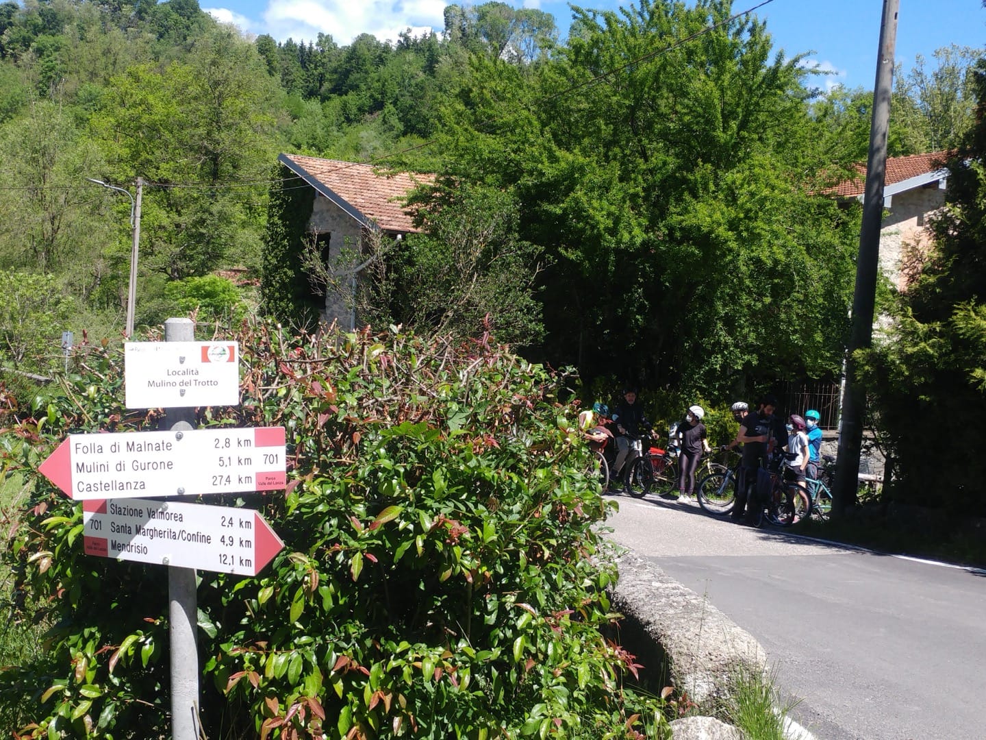 In bicicletta sulla futura ciclovia dalla Svizzera a Busto Arsizio