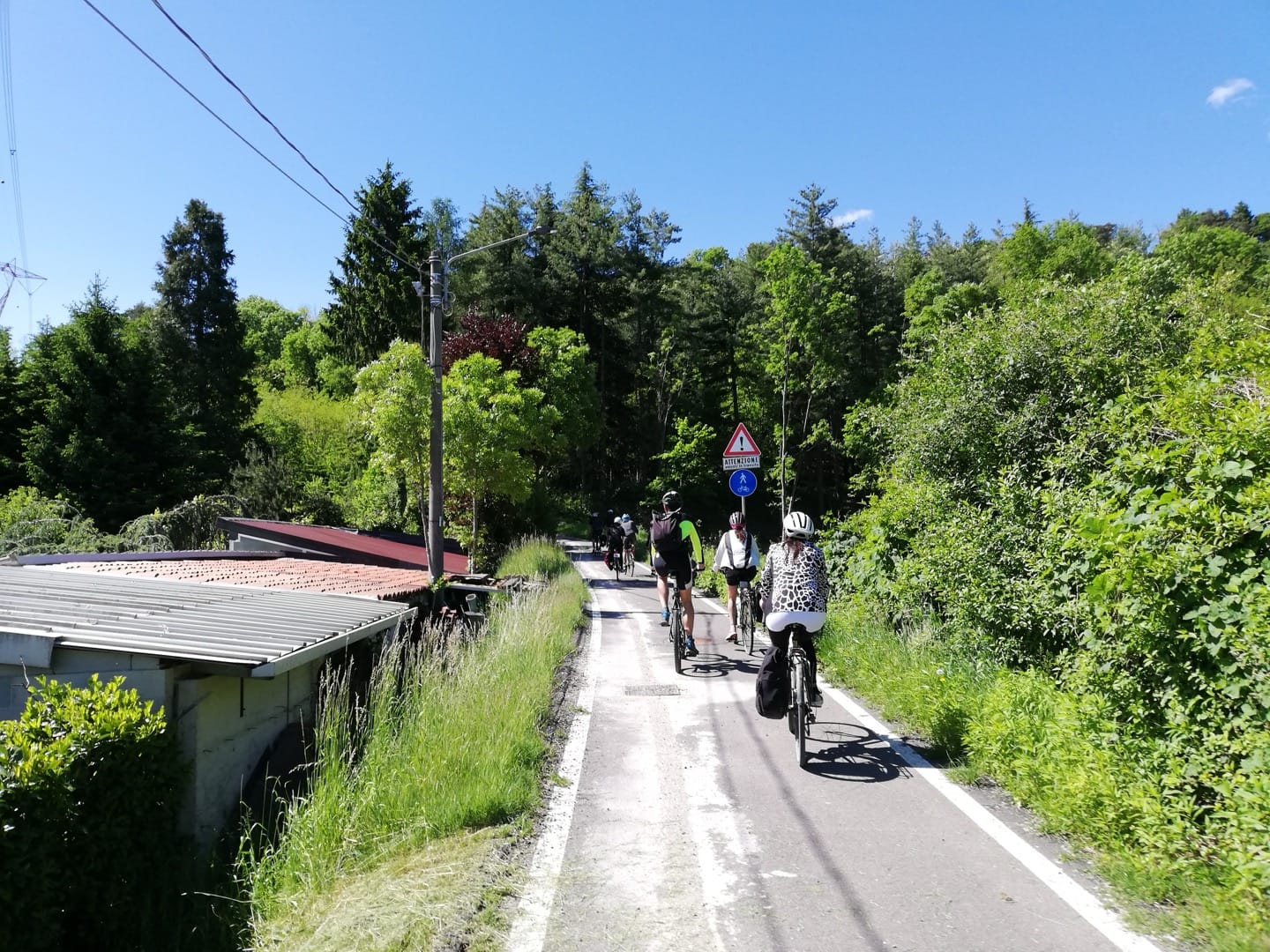 In bicicletta sulla futura ciclovia dalla Svizzera a Busto Arsizio